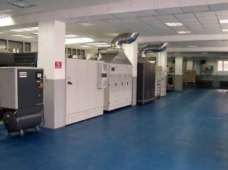 Модульное напольное покрытие для производственного цеха предприятия